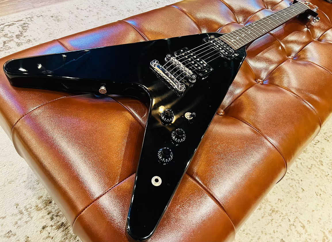 Gibson Flying V 80s Ebony – THIRTY FIVE GUITAR AVENUE