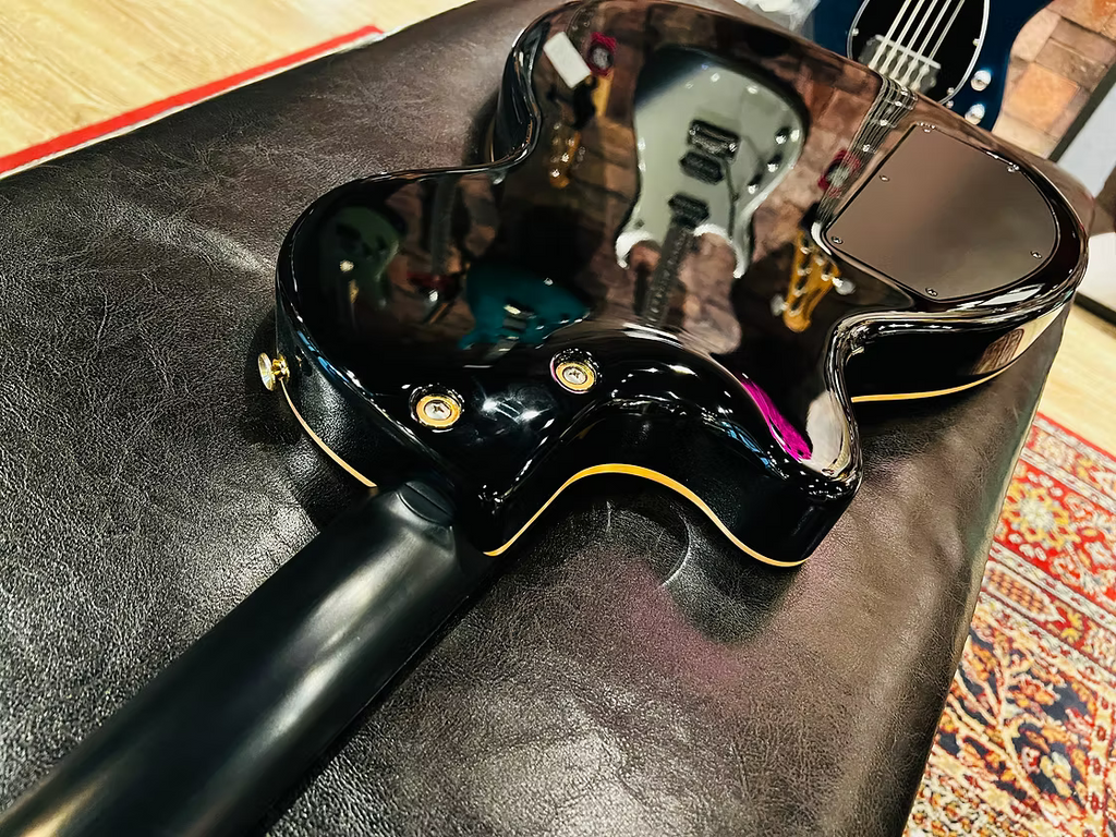 [Pre Owned] Tom Anderson Bobcat in Black with Binding (Shorty)