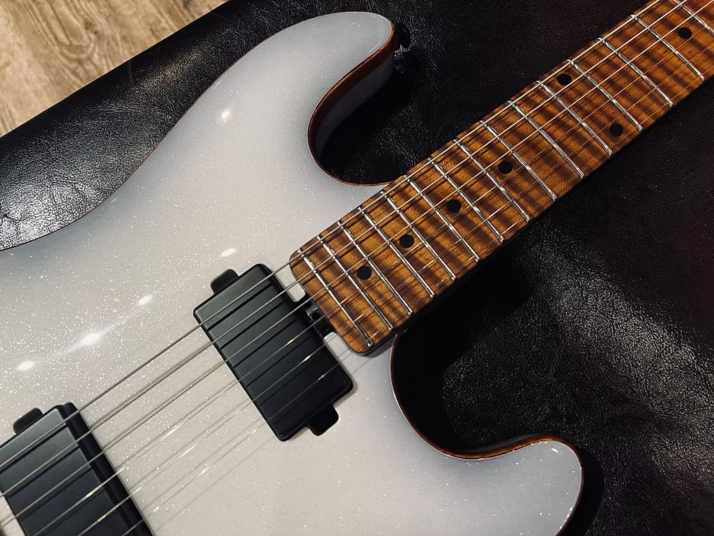 Ernie Ball Music Man Sabre Snowy White
