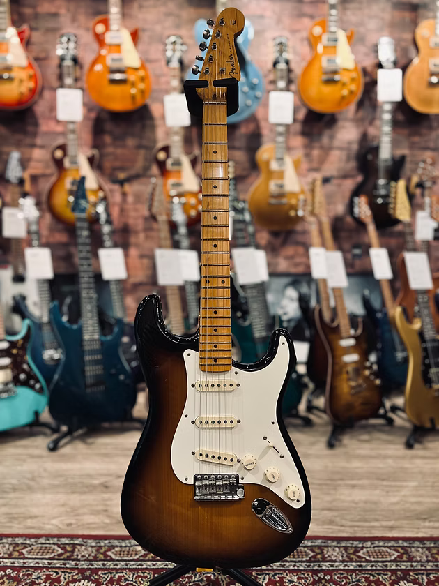 [Pre Owned] Fender Eric Johnson Stratocaster in 2-Tone Sunburst