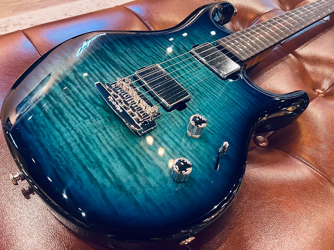 Ernie Ball Music Man Luke 4 HH Blue Dream