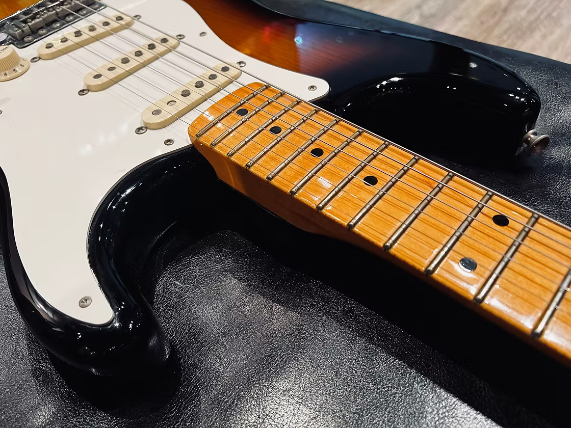 [Pre Owned] Fender Eric Johnson Stratocaster in 2-Tone Sunburst