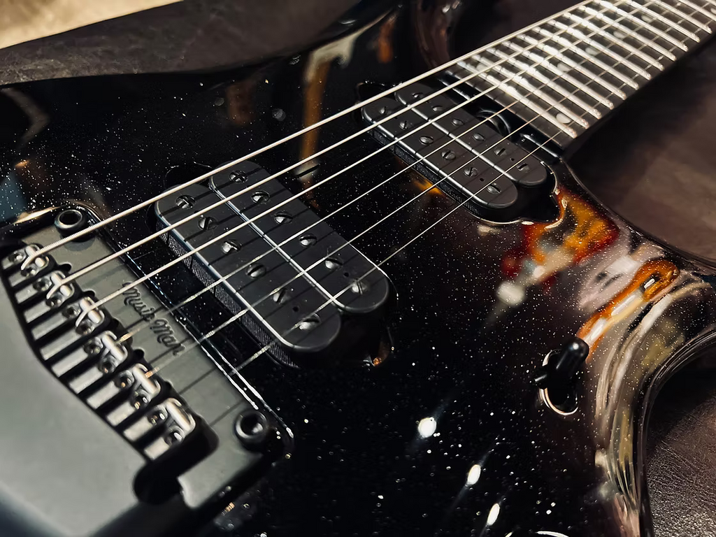 Ernie Ball Music Man Majesty Black Frost