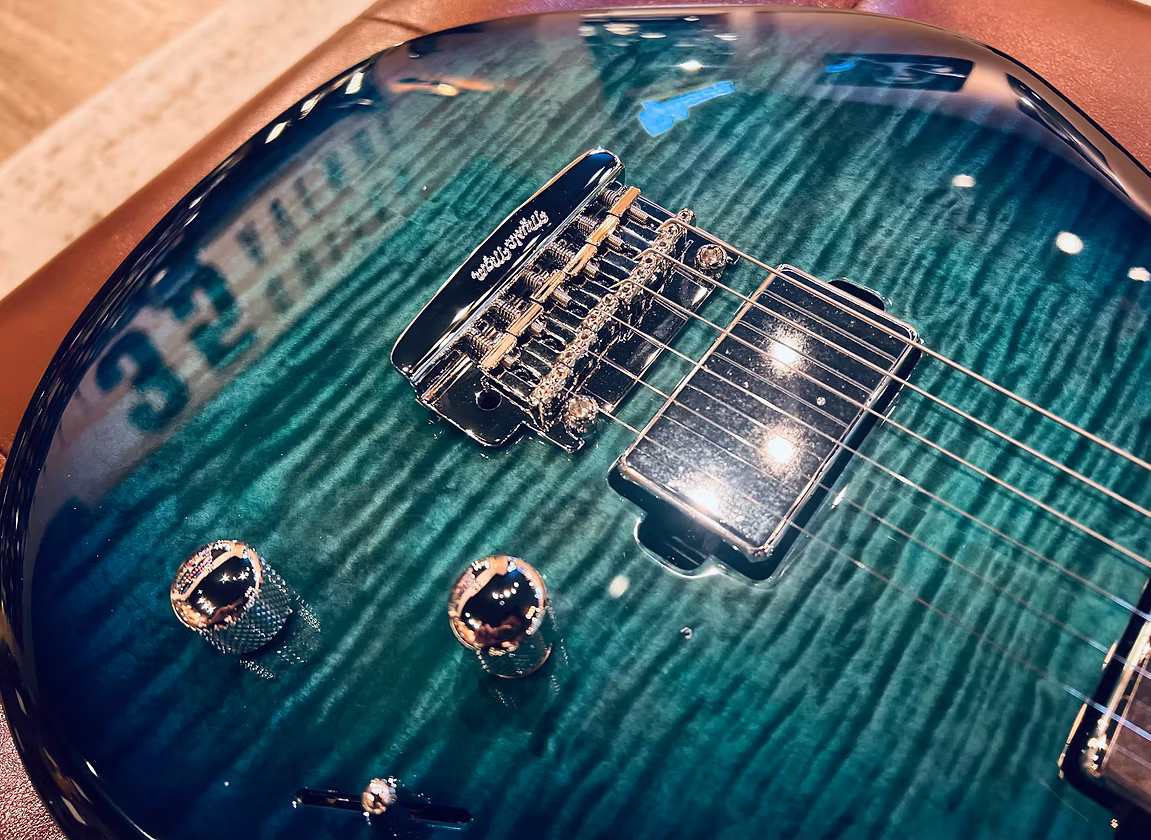 Ernie Ball Music Man Luke 4 HH Blue Dream