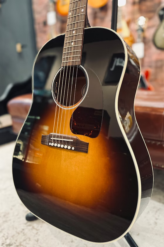 Gibson J-45 Standard Vintage Sunburst