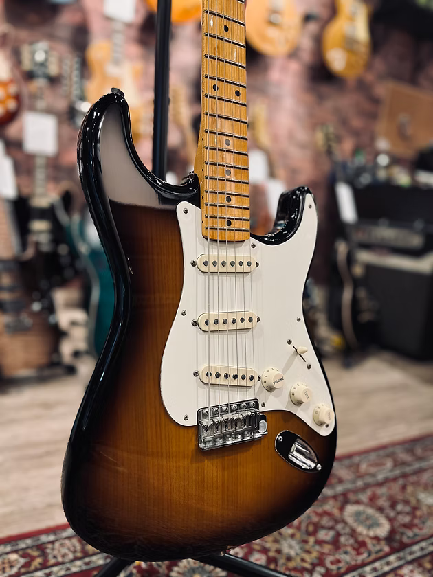 [Pre Owned] Fender Eric Johnson Stratocaster in 2-Tone Sunburst