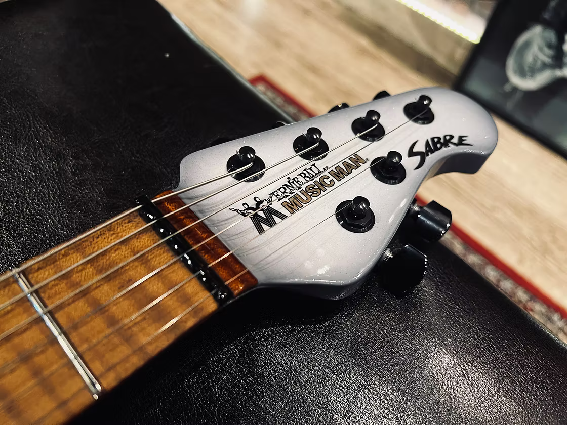 Ernie Ball Music Man Sabre Snowy White