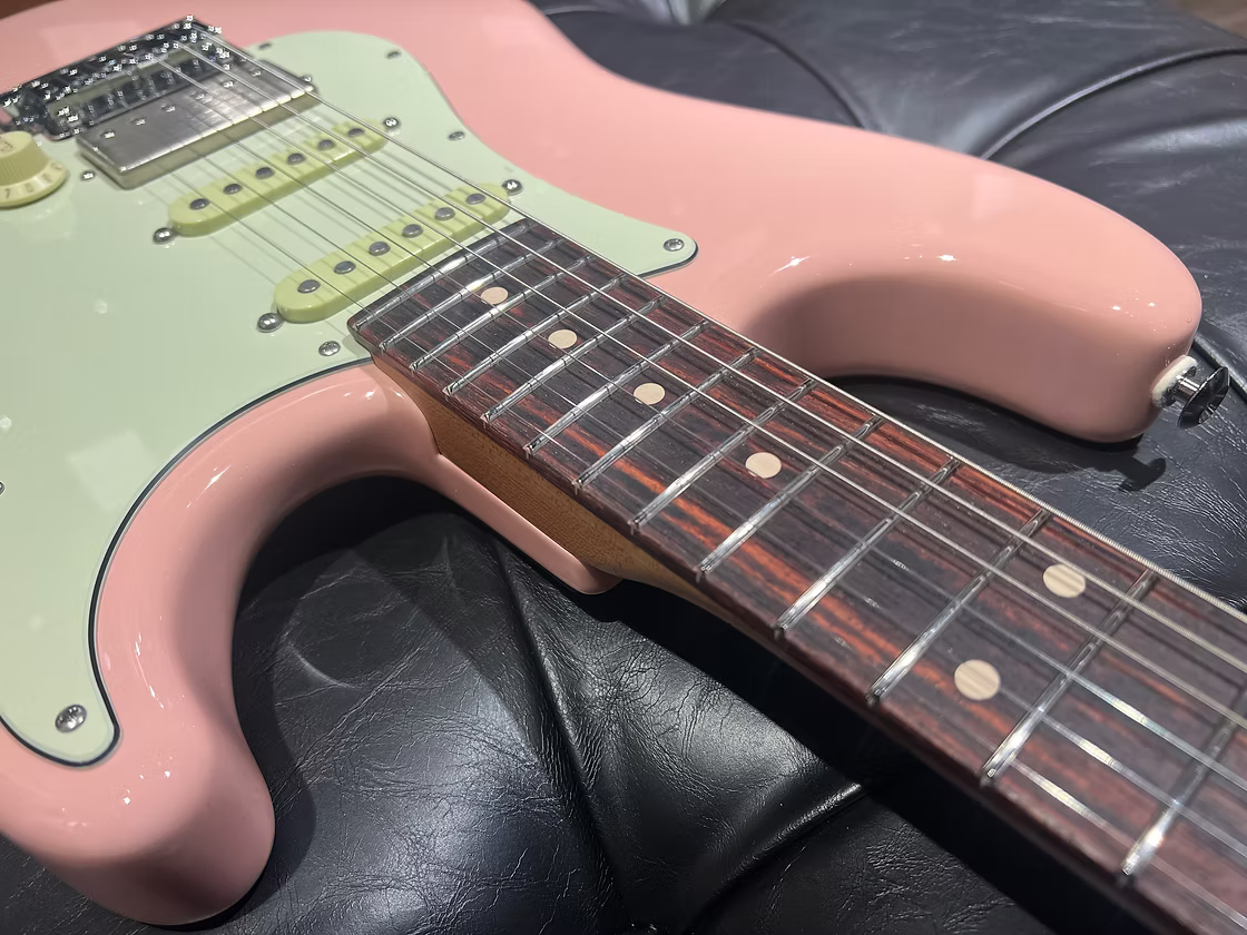 Suhr Classic S Dealer Select Shell Pink