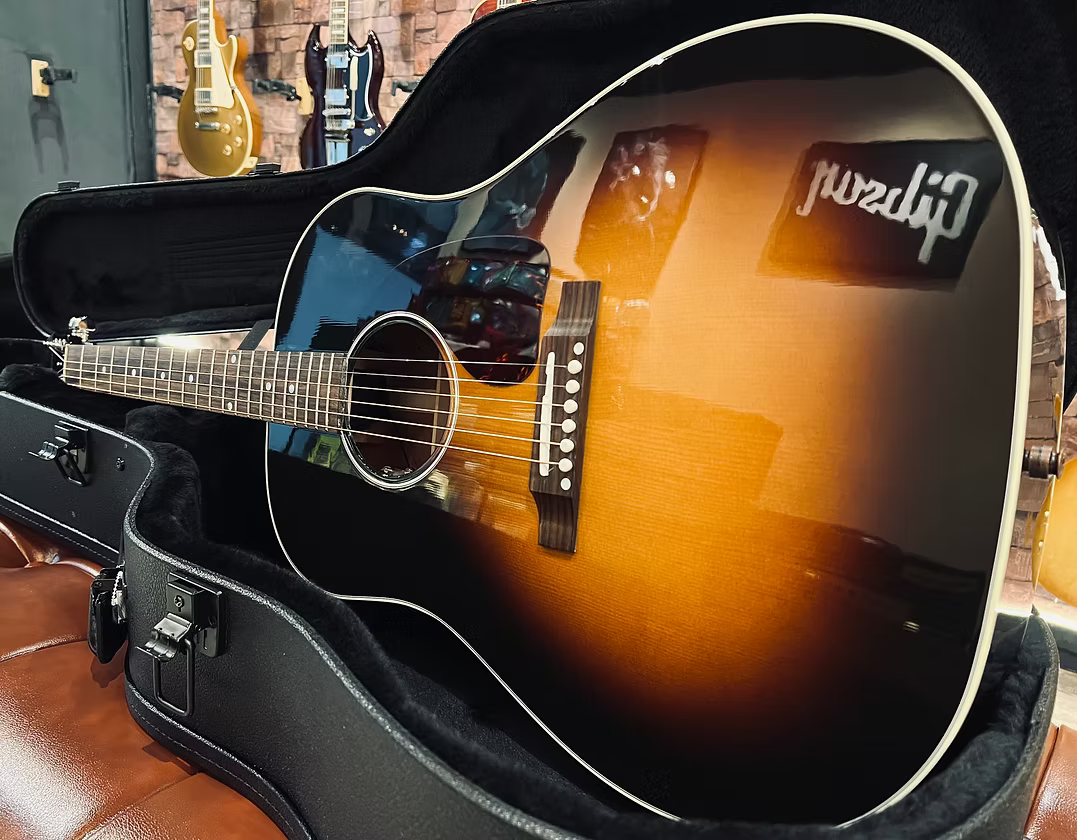 Gibson J-45 Standard Vintage Sunburst