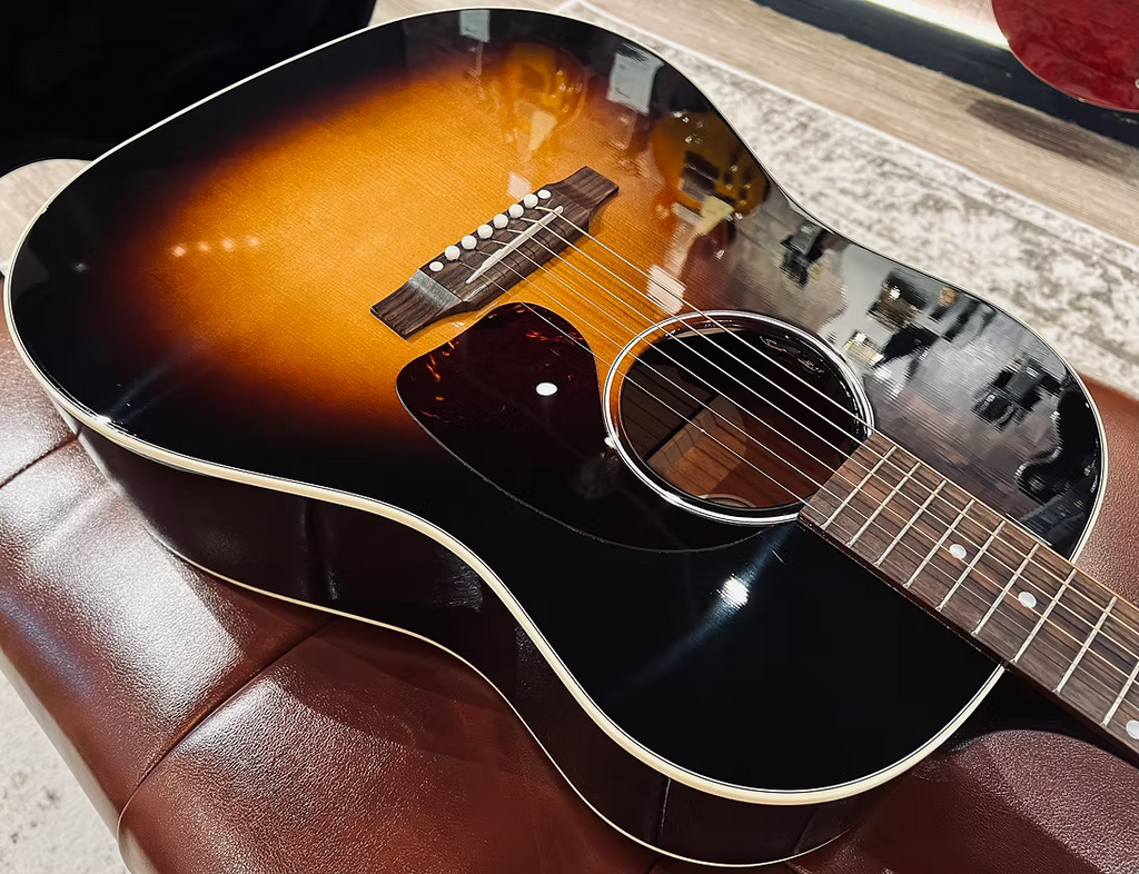 Gibson J-45 Standard Vintage Sunburst