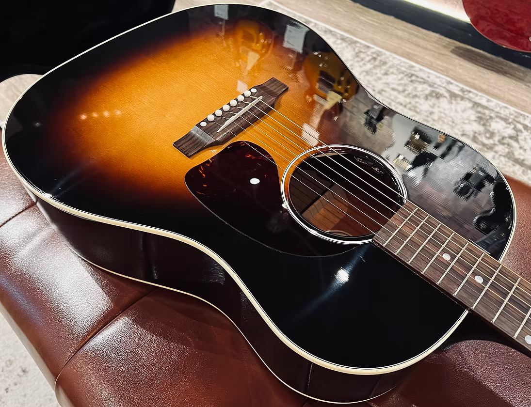 Gibson J-45 Standard Vintage Sunburst