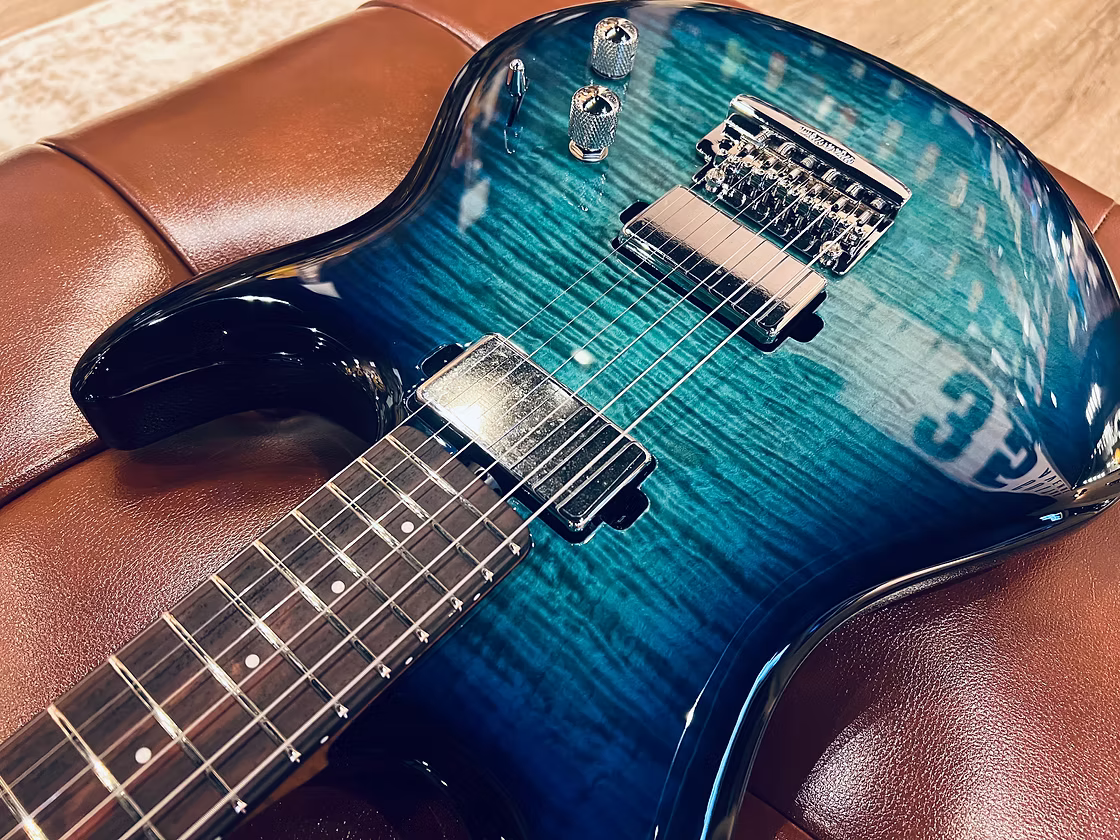 Ernie Ball Music Man Luke 4 HH Blue Dream