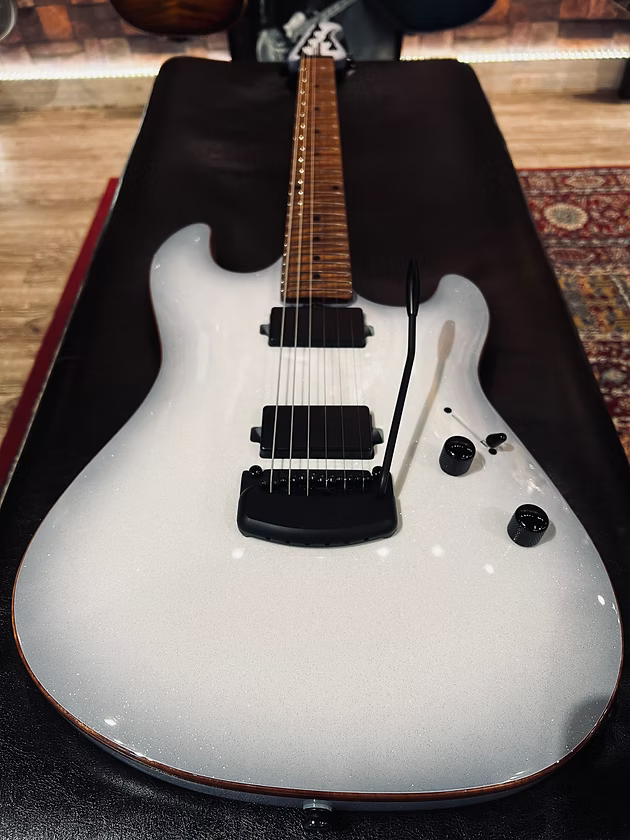 Ernie Ball Music Man Sabre Snowy White