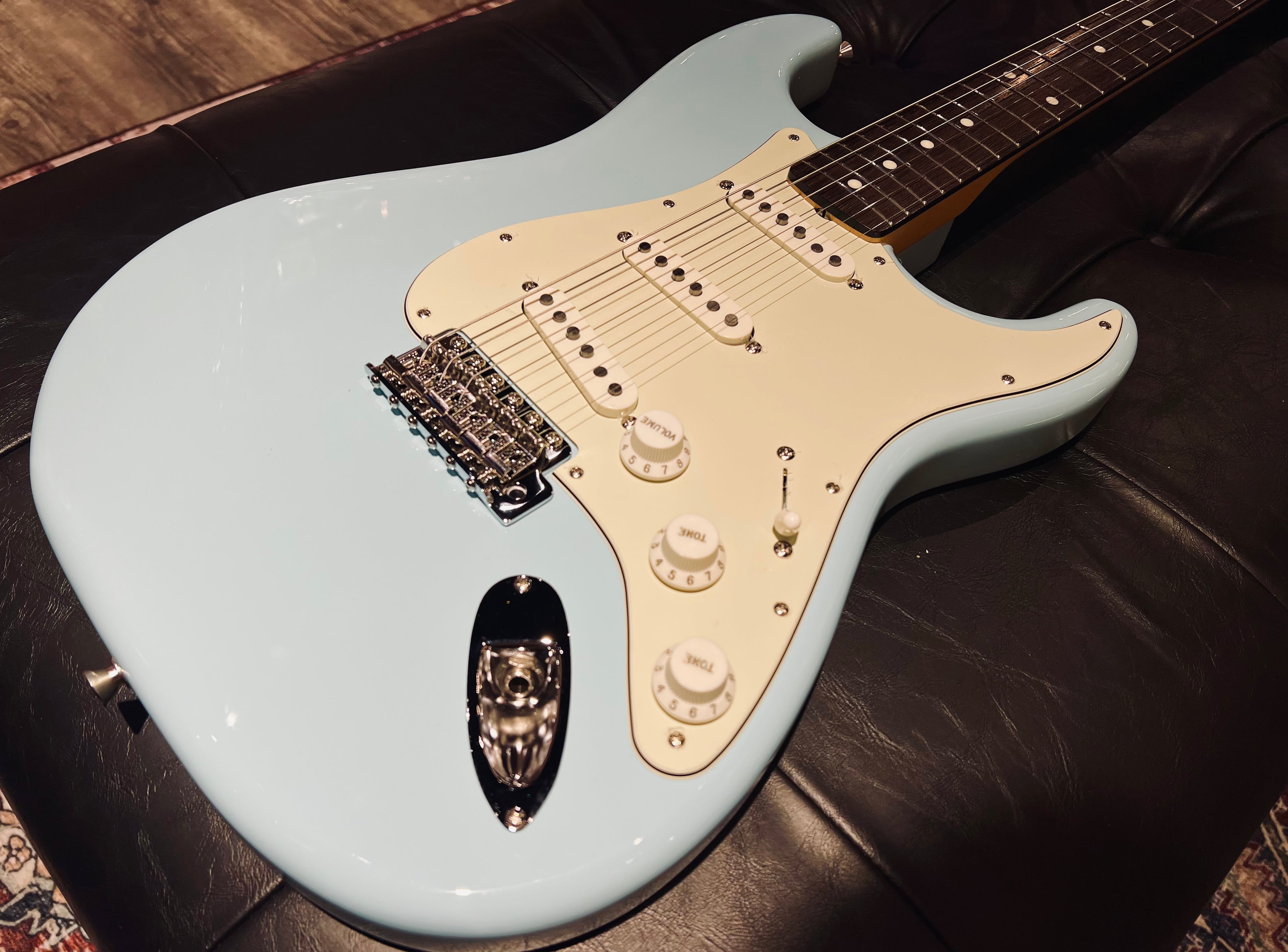 Fender Japan Traditional  60s Stratocaster Daphne Blue