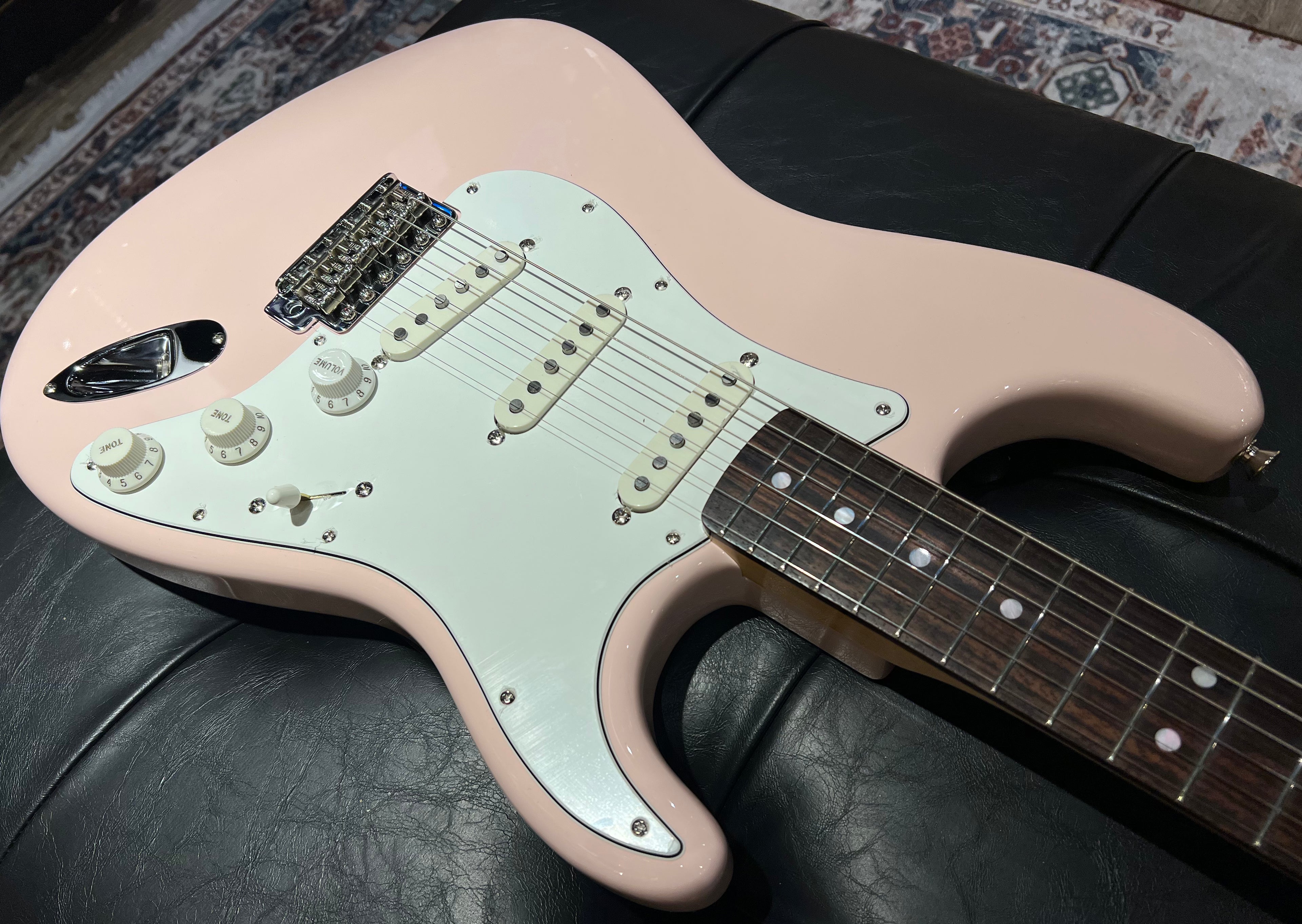Fender Japan Traditional Late 60s Stratocaster Shell Pink