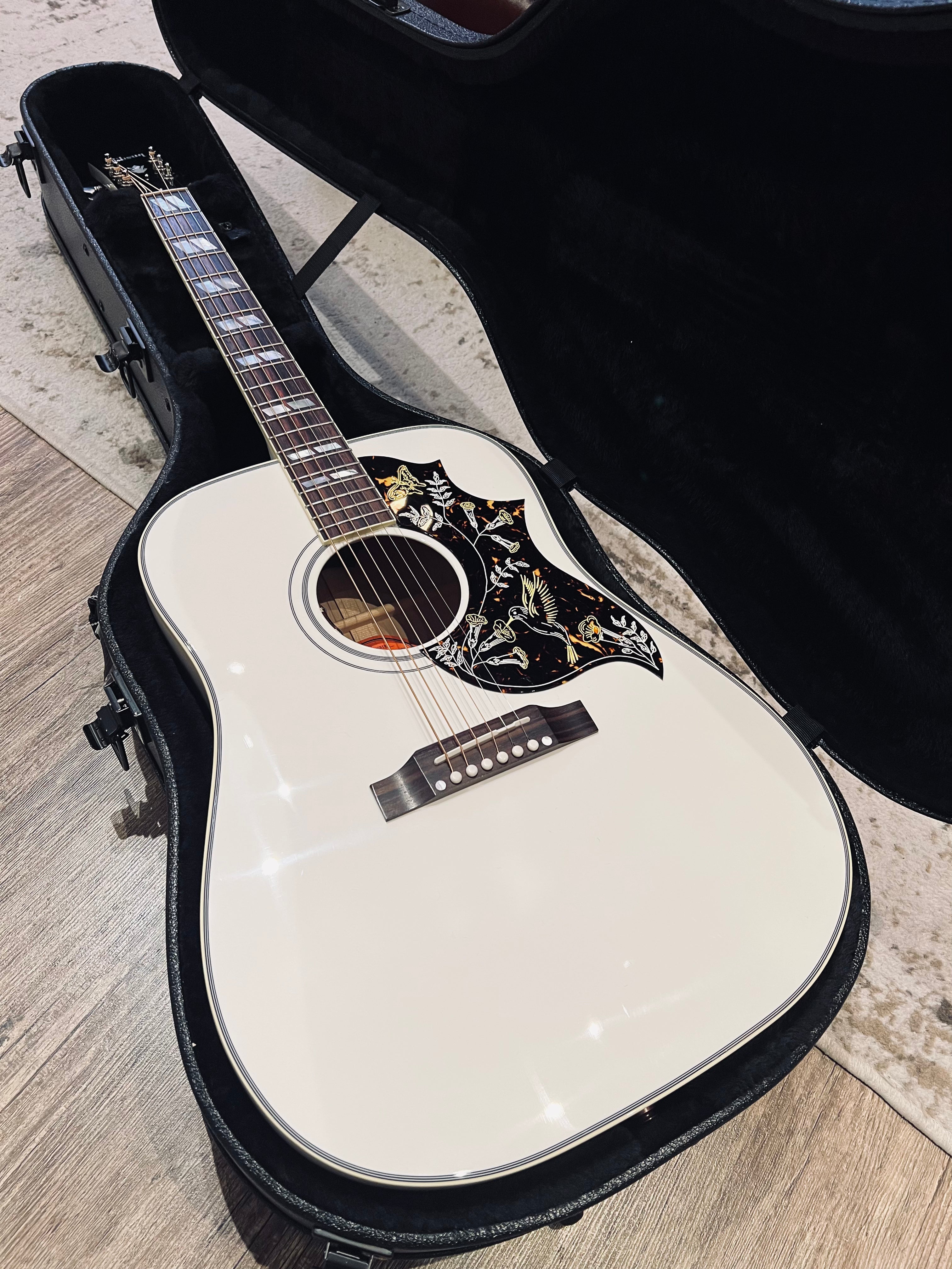 Gibson Hummingbird Custom Alpine White