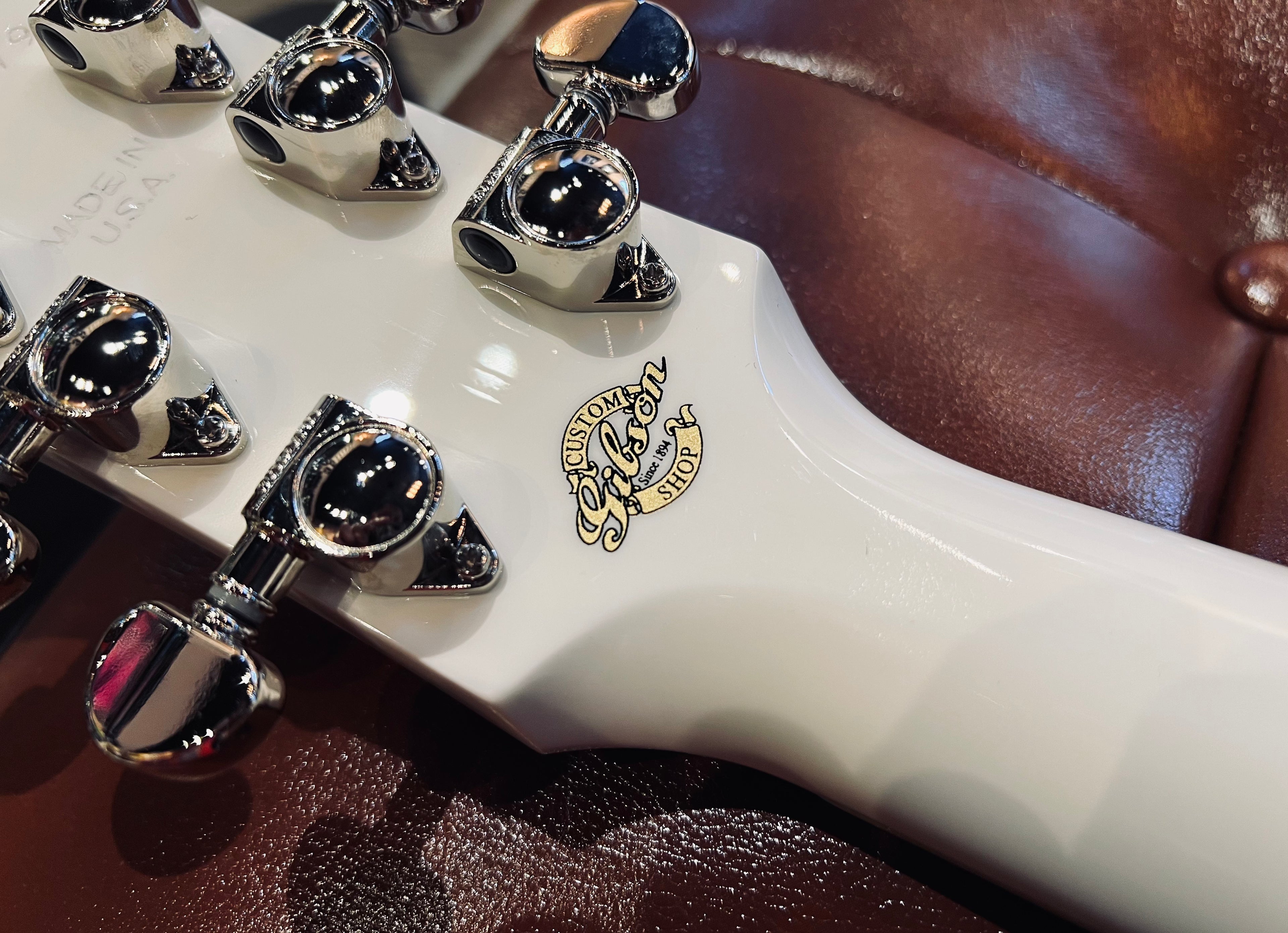 Gibson Hummingbird Custom Alpine White