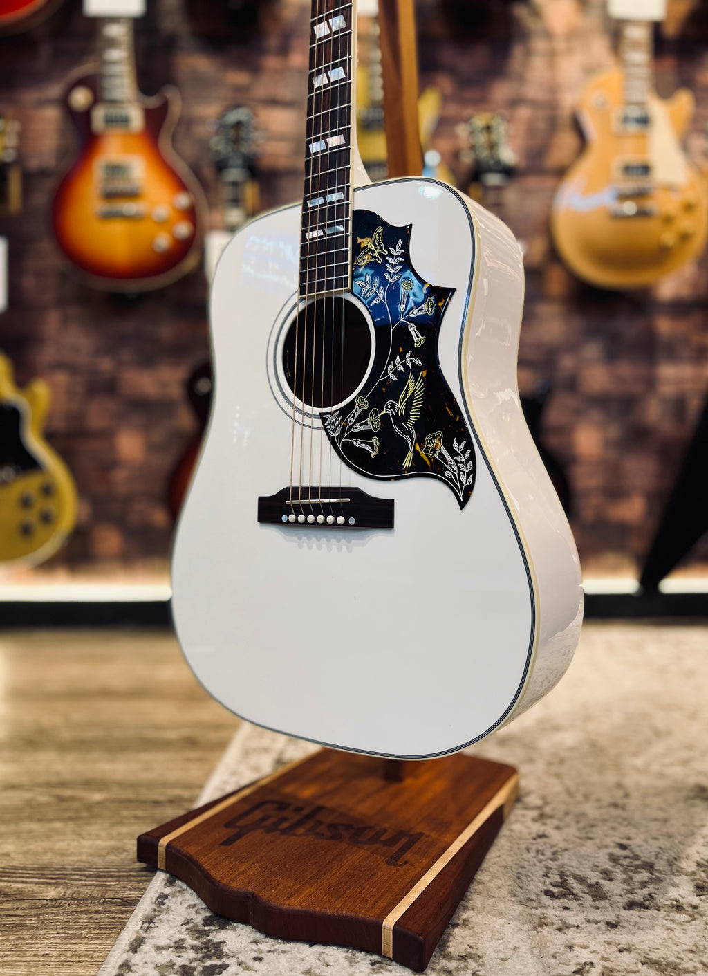 Gibson Hummingbird Custom Alpine White