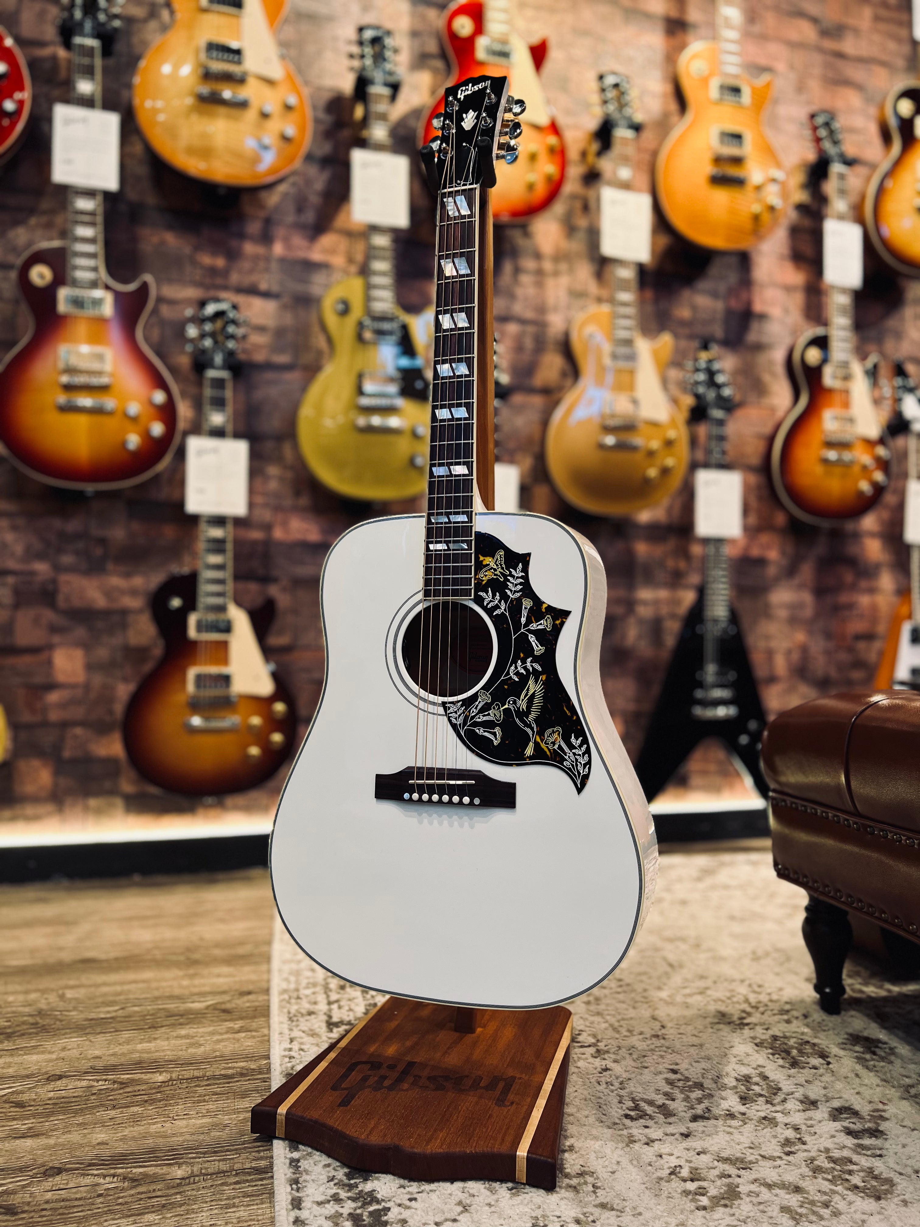 Gibson Hummingbird Custom Alpine White