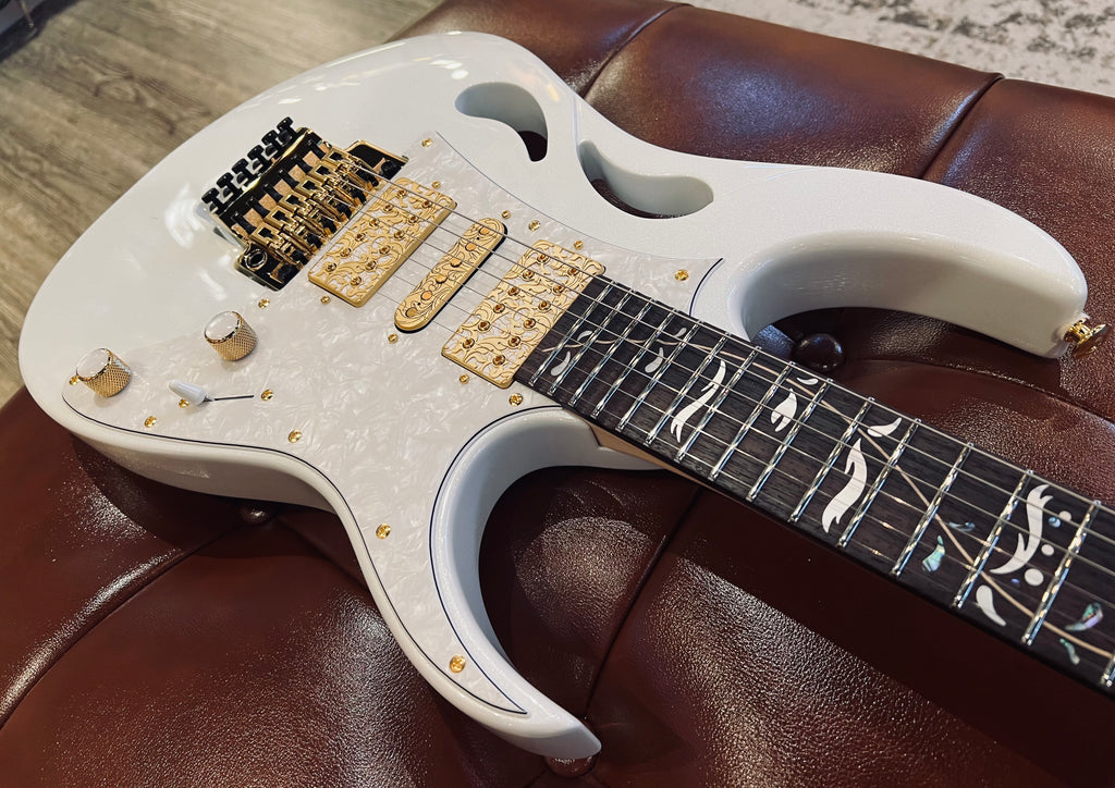Ibanez PIA Stallion White