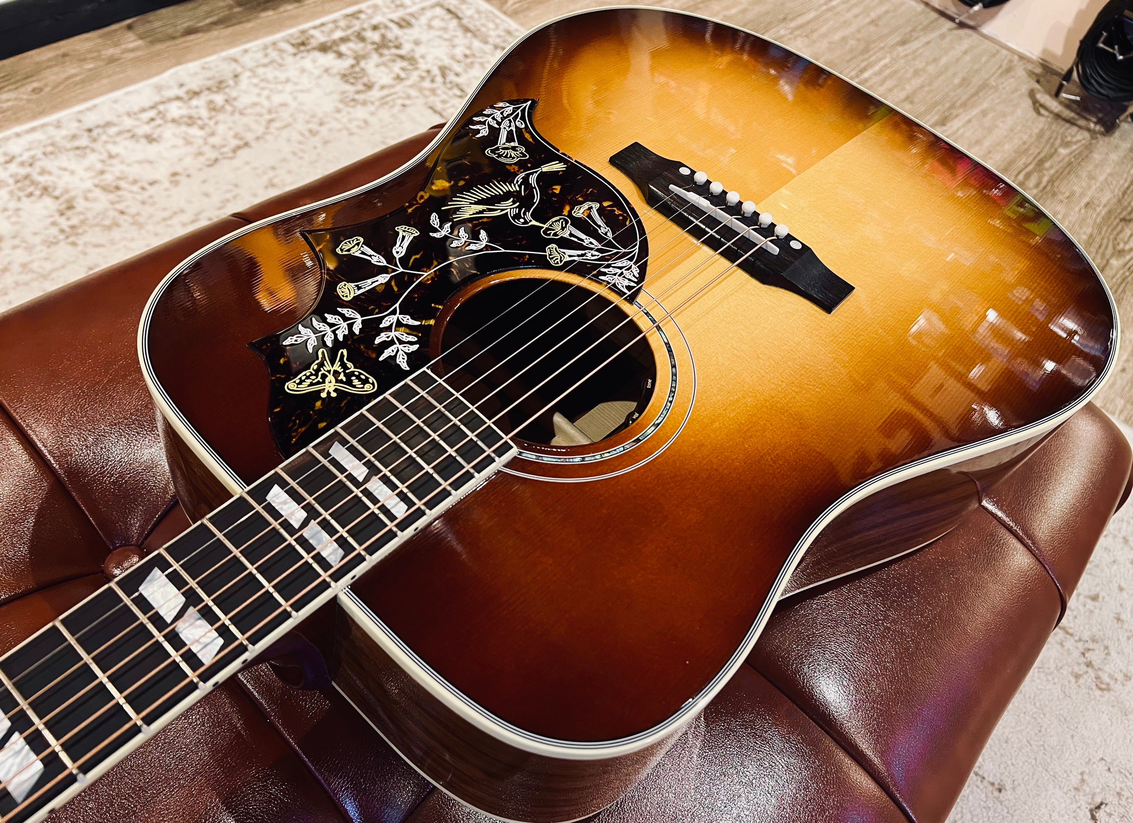 Gibson Hummingbird Custom Koa/Carpathian Spruce Honeyburst