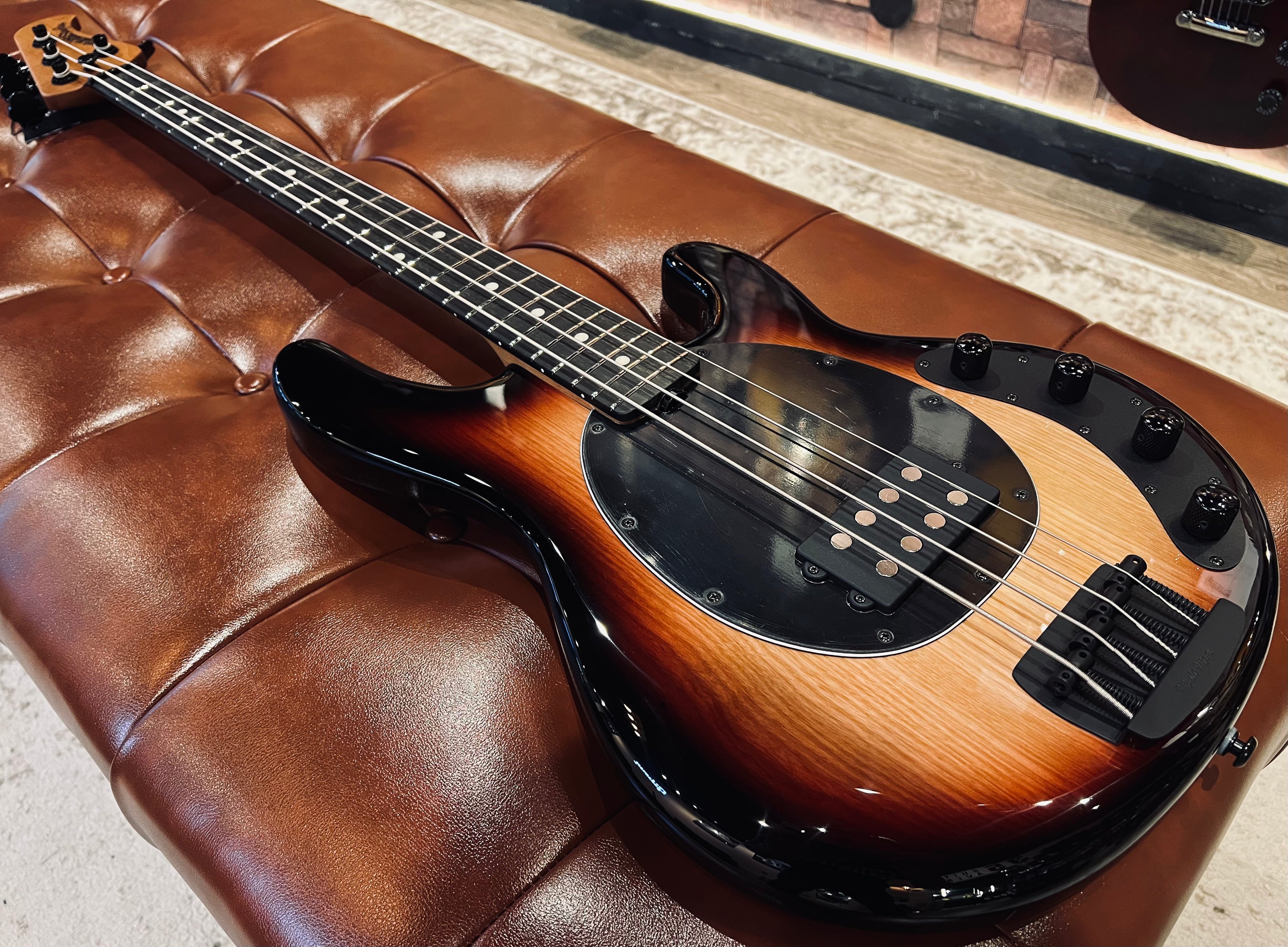 Ernie Ball Music Man Stringray 4 H Faded Vintageburst